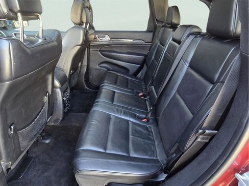 Used 2018 Jeep Grand Cherokee Overland image 28