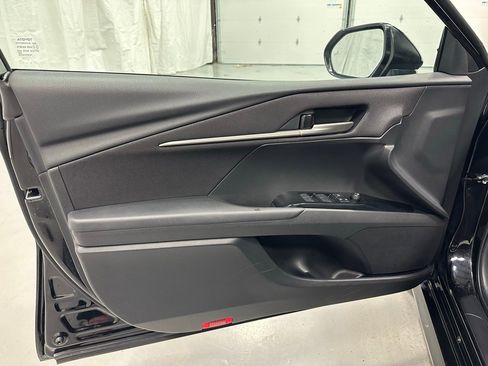 Used 2025 Toyota Camry LE image 8