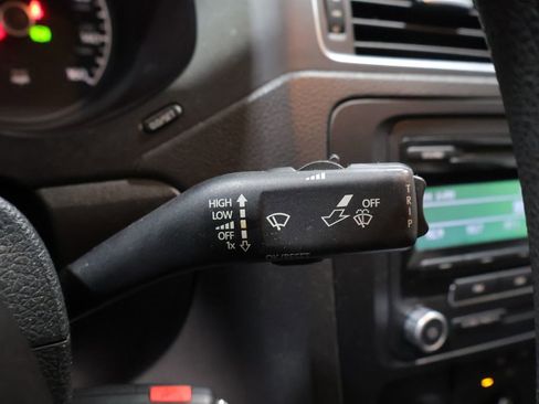 Used 2013 Volkswagen Jetta S image 28