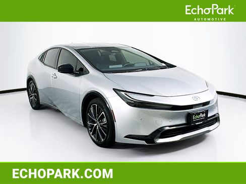 Used 2024 Toyota Prius XLE image 1