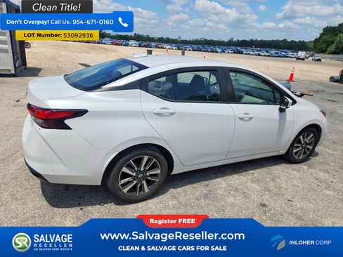 Used 2022 Nissan Versa SV FWD image 4