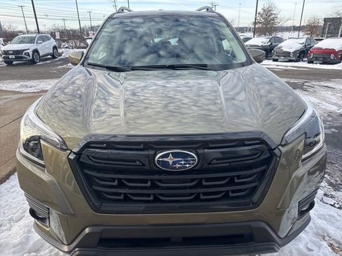 Used 2024 Subaru Forester Premium image 8