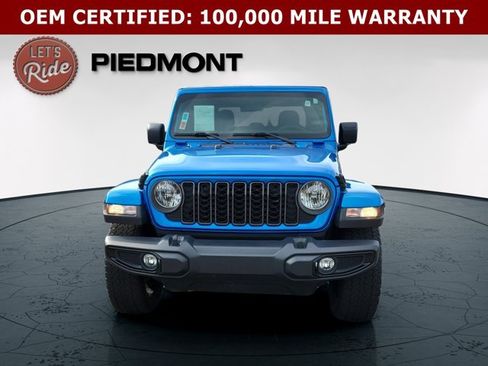 Used 2024 Jeep Gladiator Sport AWD/4WD image 2