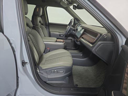 Used 2022 Rivian R1S Launch Edition AWD/4WD image 24