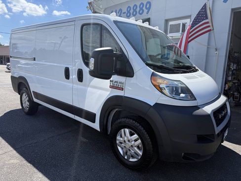 Used 2022 RAM ProMaster 1500 w/ Driver Convenience Group FWD image 3