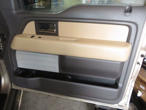 Used 2013 Ford F150 XLT w/ Mid Equipment Group image 31