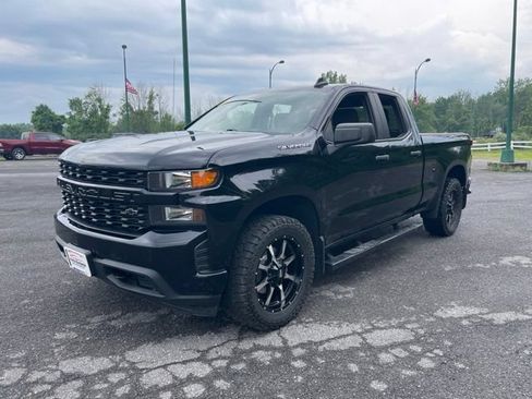 Used 2019 Chevrolet Silverado 1500 Custom w/ Custom Value Package AWD/4WD image 3