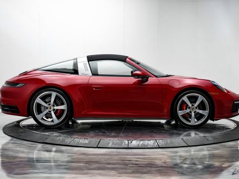Used 2021 Porsche 911 Targa 4S Heritage Design image 24