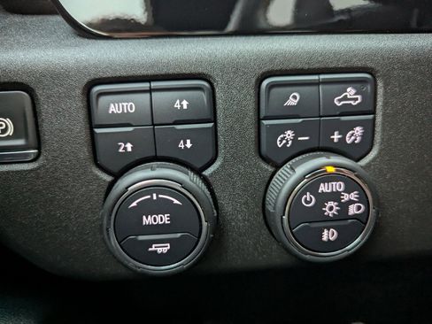 Certified 2025 Chevrolet Silverado 1500 High Country w/ High Country Premium Package image 25