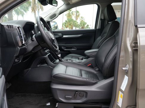 Used 2025 Ford Ranger Lariat w/ Black Appearance Package AWD/4WD image 7
