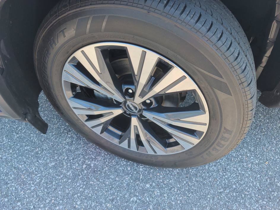 Used 2023 Nissan Rogue SV FWD image 7