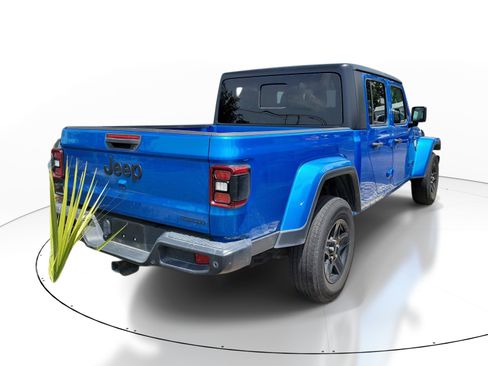 Used 2021 Jeep Gladiator Sport AWD/4WD image 9