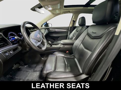 Used 2017 Cadillac XT5 Luxury image 11