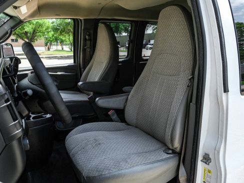 Used 2015 Chevrolet Express 2500 LT w/ LT Preferred Equipment Group image 29