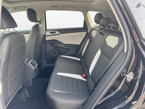 New 2026 Volkswagen Taos SEL image 13