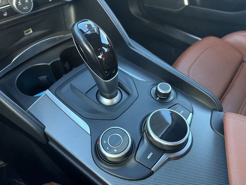 Used 2019 Alfa Romeo Giulia Ti Sport w/ Quick Order Package 22U Sport image 18