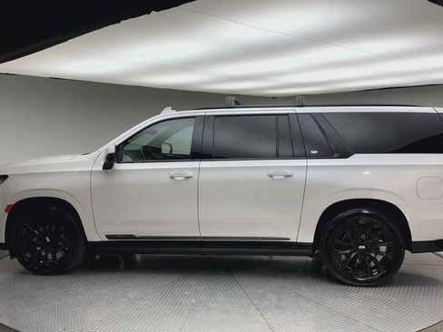 Used 2023 Cadillac Escalade ESV Sport w/ LPO, ONYX Package AWD/4WD image 5