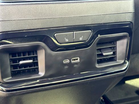 Used 2024 GMC Sierra 2500 AT4 w/ AT4 Premium Plus Package image 23