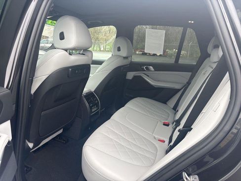 Used 2023 BMW X5 xDrive40i w/ Premium Package image 13