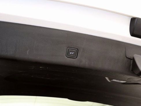 Used 2020 Chevrolet Traverse LT w/ LT Premium Package image 31