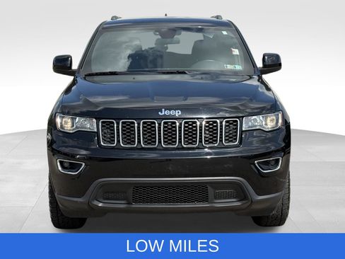Used 2019 Jeep Grand Cherokee Laredo AWD/4WD image 11
