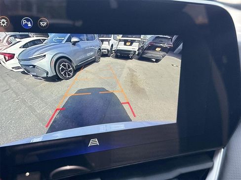 Used 2025 Chevrolet Equinox LT image 13