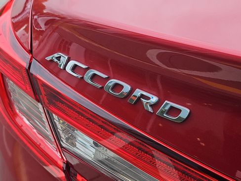 Used 2018 Honda Accord LX image 5