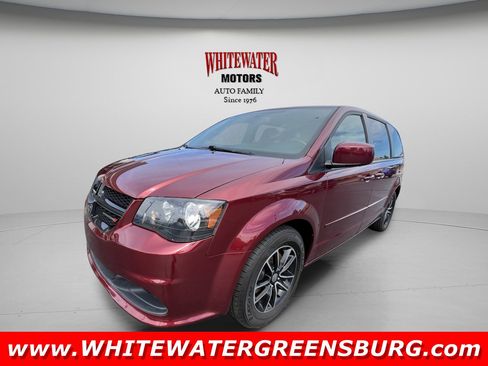 Used 2017 Dodge Grand Caravan SE FWD image 1