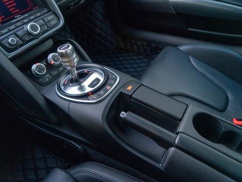 Used 2009 Audi R8 V8 image 27