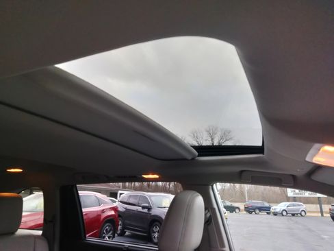 Used 2019 Toyota Highlander Limited image 17