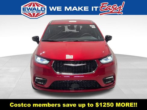 New 2026 Chrysler Pacifica Select AWD/4WD image 13