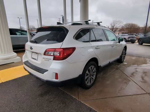 Used 2017 Subaru Outback 2.5i Touring w/ Popular Package #5A image 6
