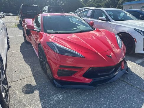 Used 2021 Chevrolet Corvette Stingray Coupe w/ 1LT RWD image 2