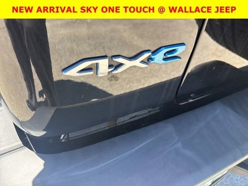 Used 2022 Jeep Wrangler Unlimited Sahara AWD/4WD image 11