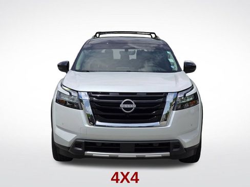 Used 2025 Nissan Pathfinder Platinum AWD/4WD image 17