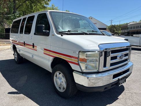Used 2009 Ford E-350 and Econoline 350 XLT image 3