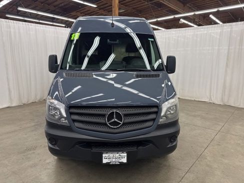 Used 2018 Mercedes-Benz Sprinter 2500 image 2