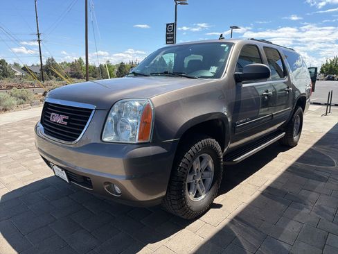 Used 2014 GMC Yukon XL SLT AWD/4WD image 4