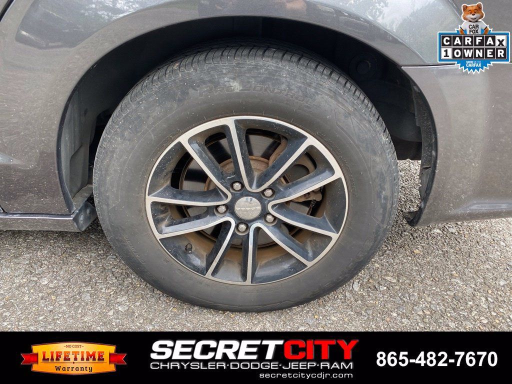 Used 2016 Dodge Grand Caravan SXT FWD image 10