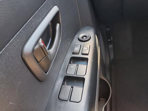 Used 2010 Kia Soul + w/ Audio Pkg image 23