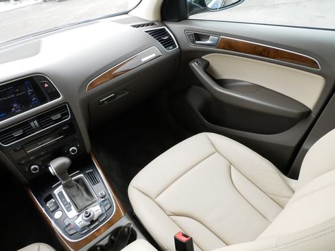 Used 2015 Audi Q5 2.0T Premium Plus w/ Technology Package image 11