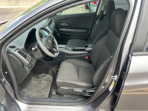 Used 2018 Honda HR-V EX image 11