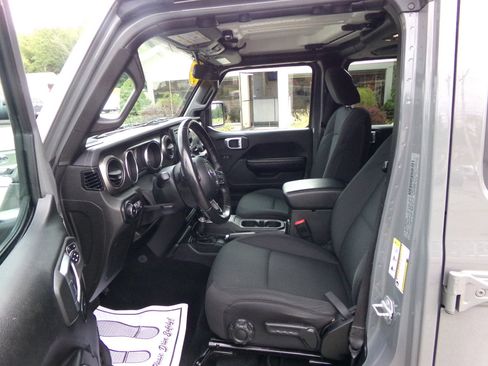 Used 2019 Jeep Wrangler Unlimited Sport S image 9