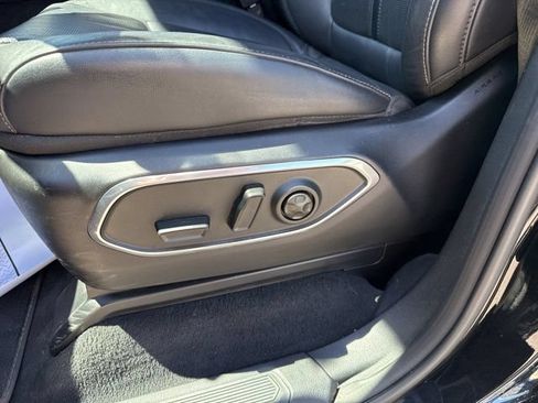 Used 2022 Jeep Wagoneer Series II w/ Premium Group I AWD/4WD image 11