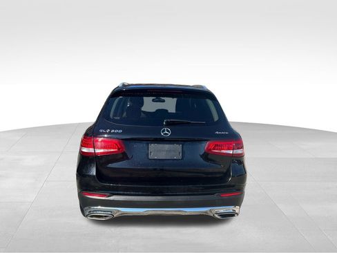 Used 2017 Mercedes-Benz GLC 300 4MATIC image 4