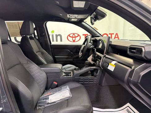 Used 2026 Toyota 4Runner TRD Off-Road Premium AWD/4WD image 12
