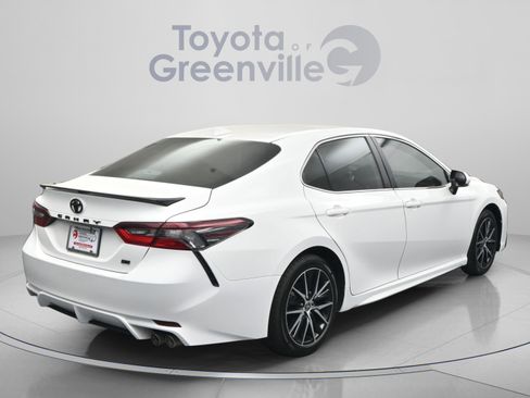 Used 2023 Toyota Camry SE image 14