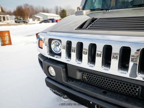 Used 2003 HUMMER H2 w/ Preferred Equipment Group image 81