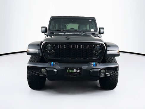 Used 2024 Jeep Wrangler Unlimited AWD/4WD image 2