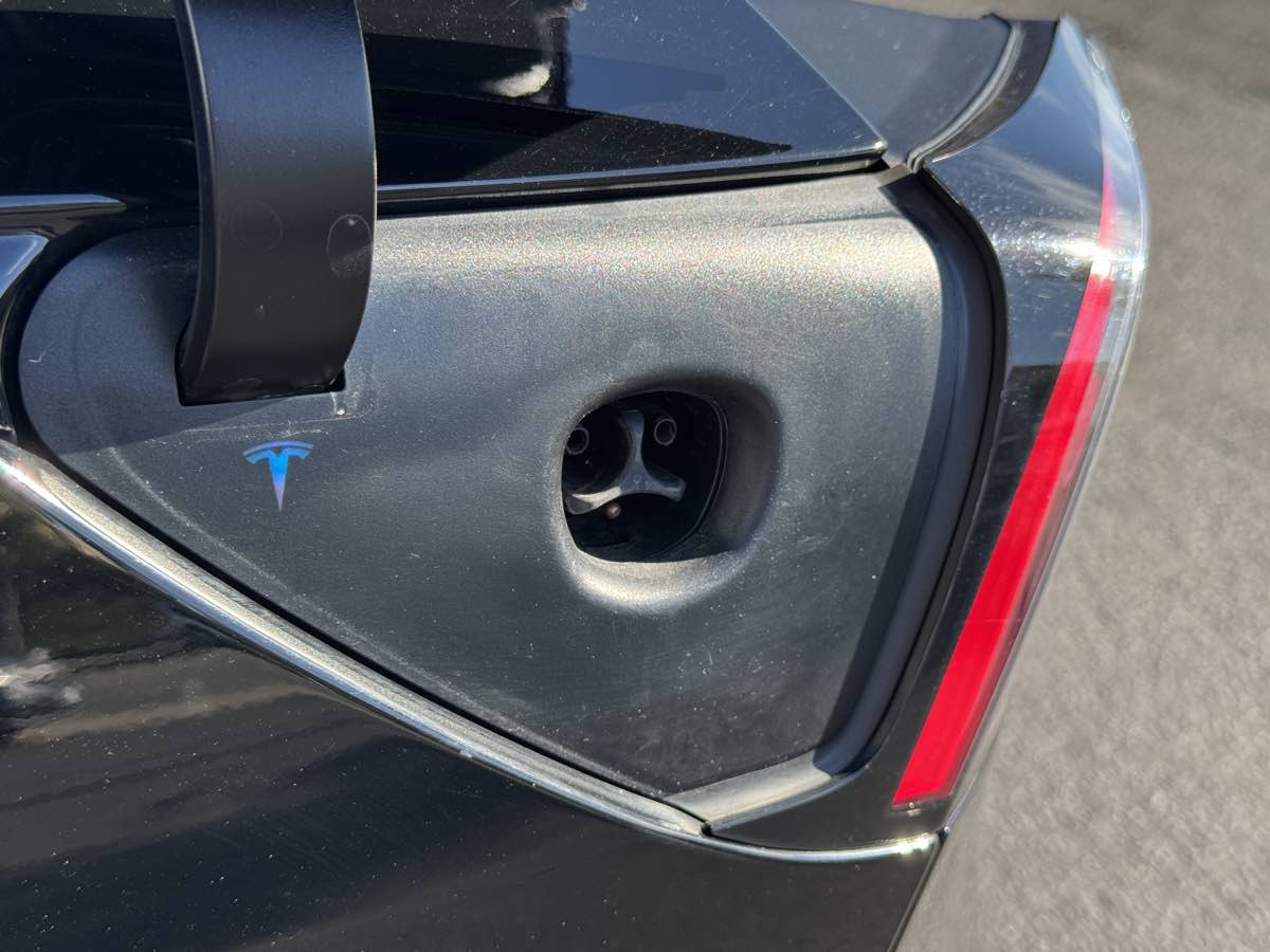 Used 2023 Tesla Model 3 Standard Range RWD image 8